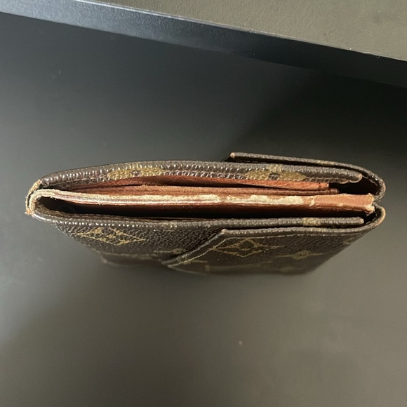 Louis Vuitton Monogram Elise Bifold Wallet - Picture 7 of 13